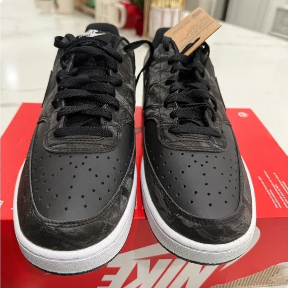 Nike Men's Black Sneakers - Picture 2 of 6